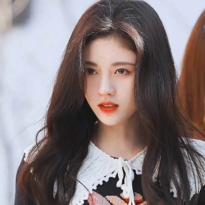 踏浪女人